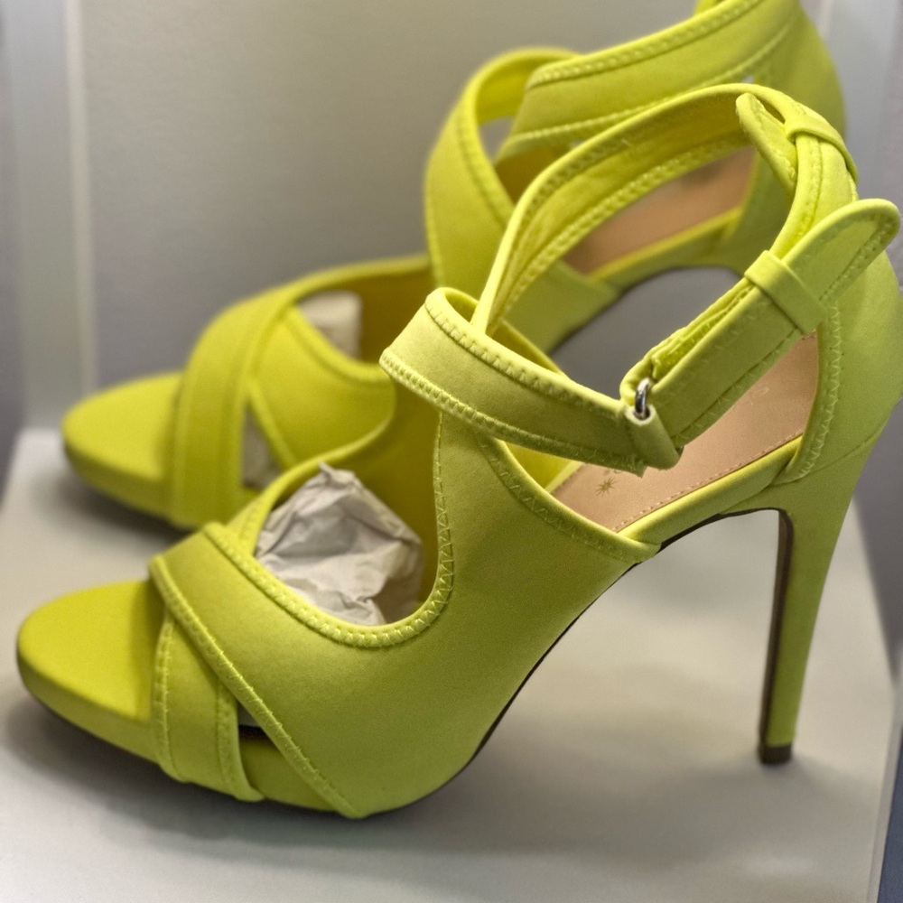 Shoe Dazzle Green and Yellow High Heels